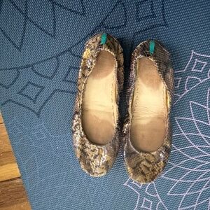 Size 10 Mocha Snake Tieks